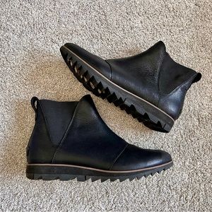 Sorel Harlow Chelsea Ankle Boots Women's Size 7.5 Black Waterproof Boots Pull On